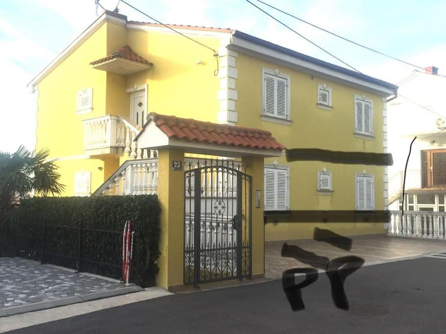 Ferienwohnung Nena In ซริกเวนิซา ภายนอก รูปภาพ