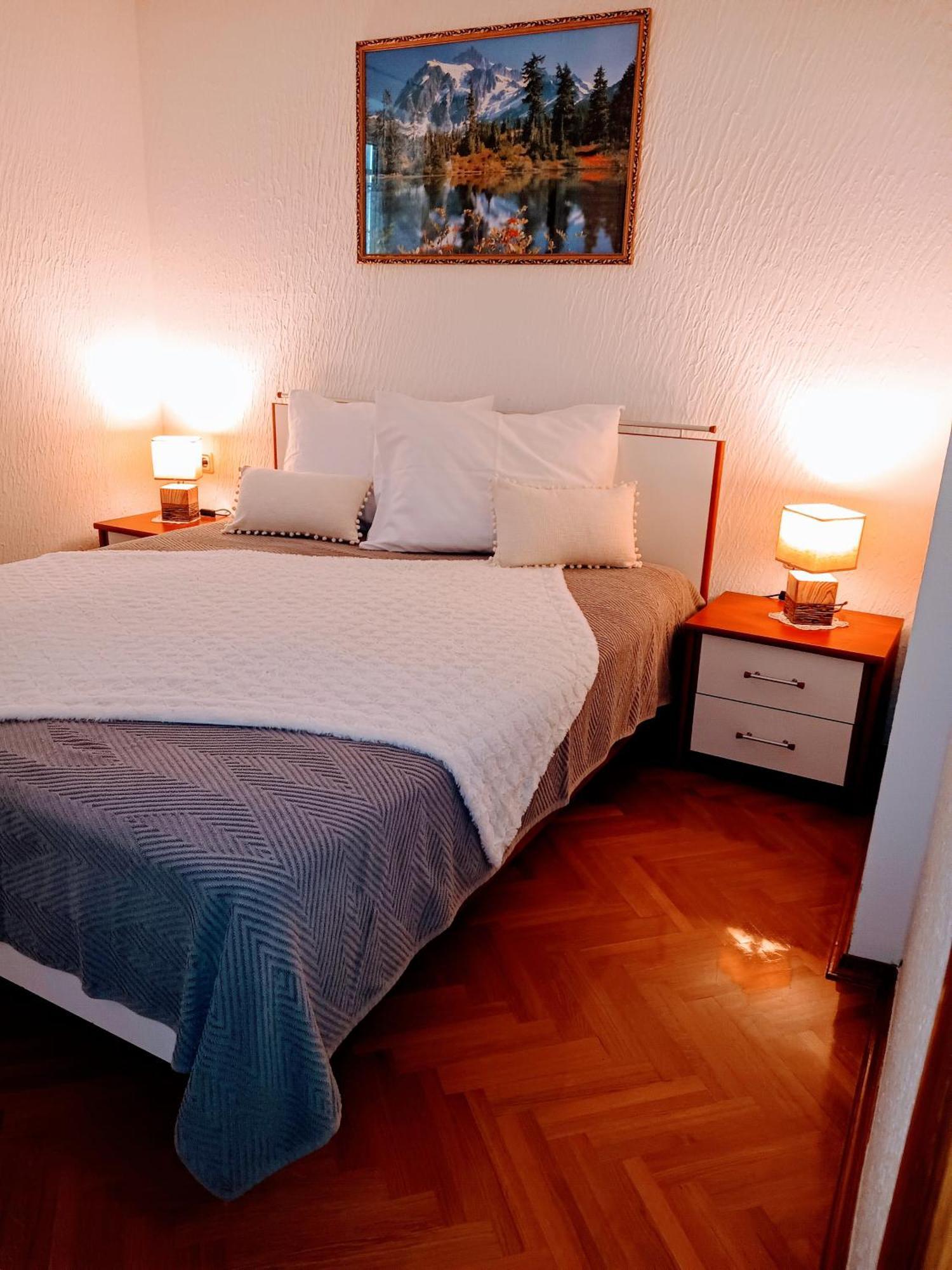 Ferienwohnung Nena In ซริกเวนิซา ภายนอก รูปภาพ